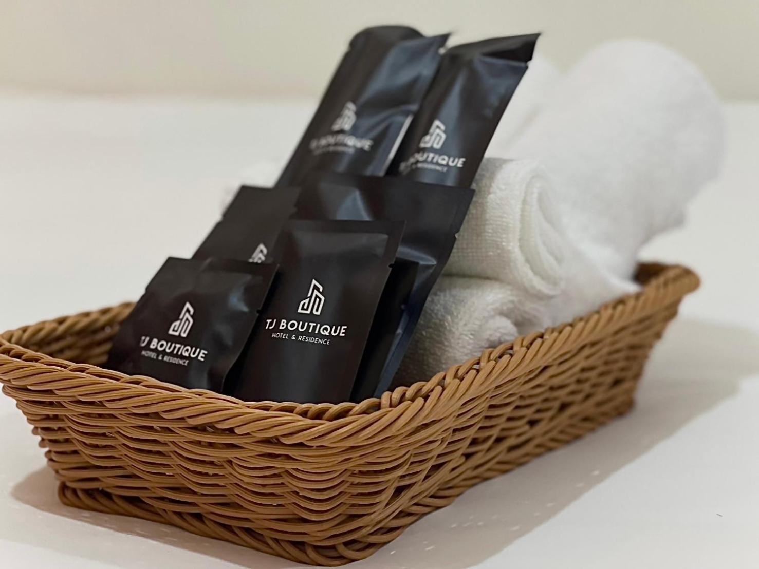 Tj Boutique Hotel Утхайтхани Экстерьер фото